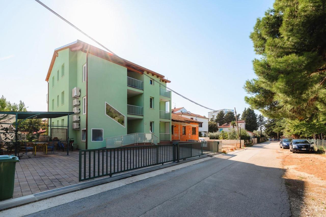 Andrea House With Apartments Umago Esterno foto