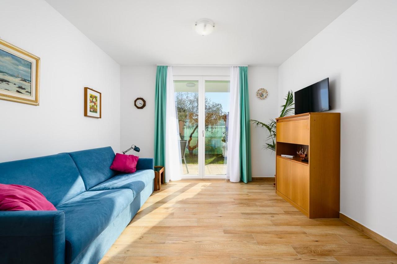 Andrea House With Apartments Umago Esterno foto
