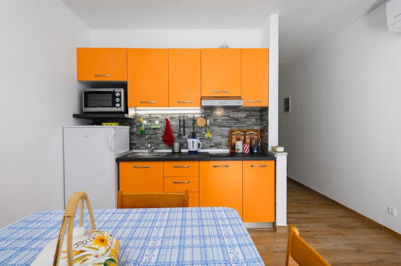 Andrea House With Apartments Umago Esterno foto