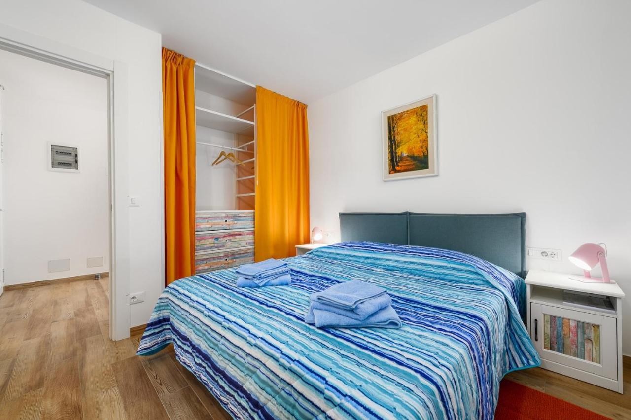 Andrea House With Apartments Umago Esterno foto