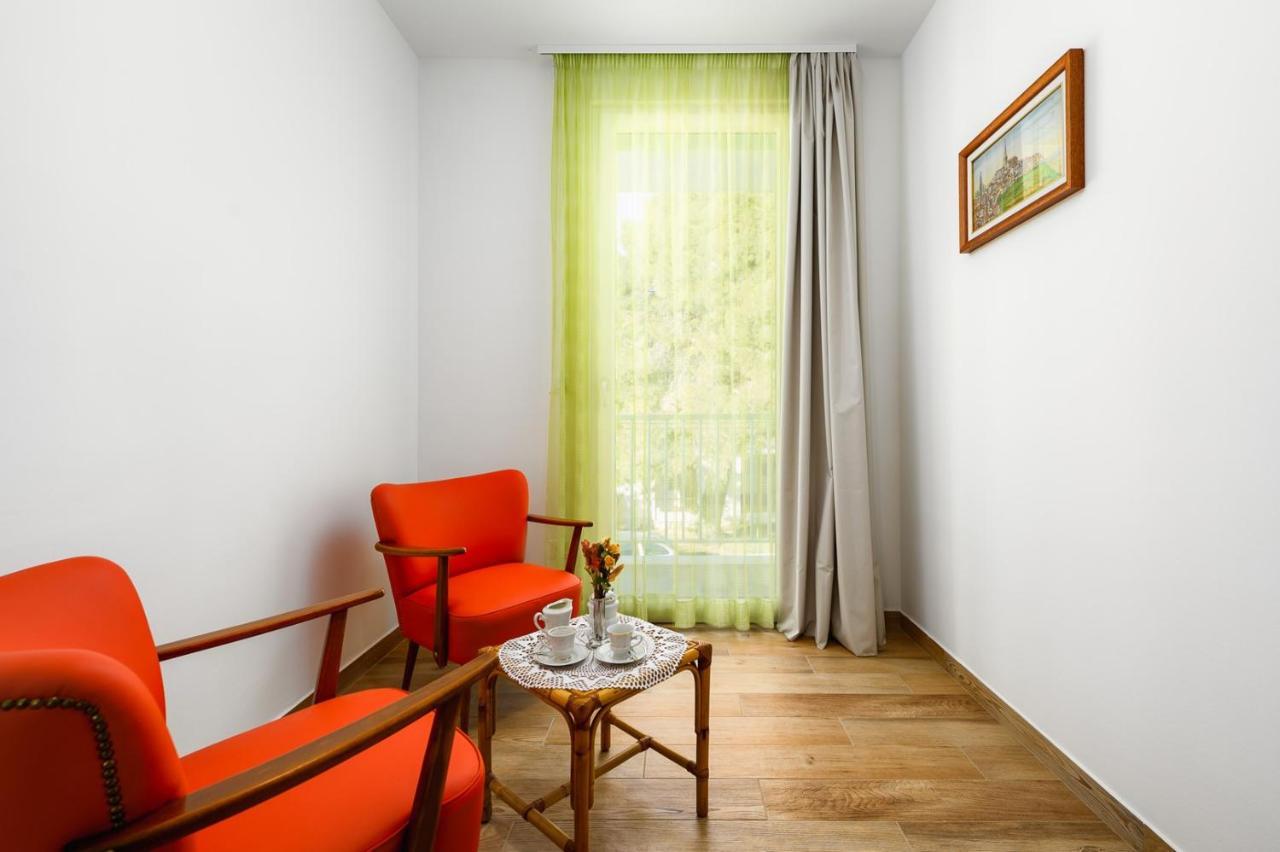 Andrea House With Apartments Umago Esterno foto