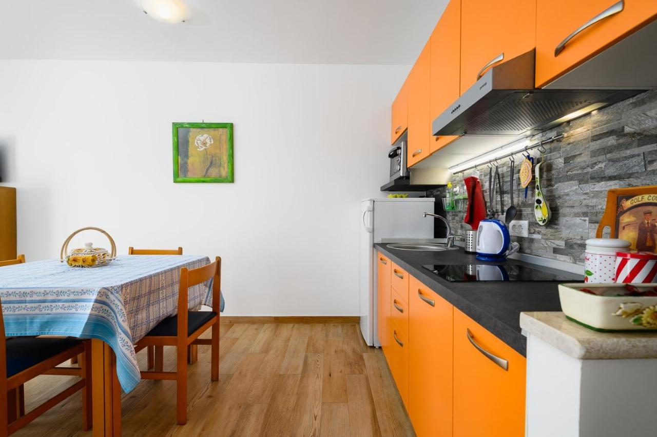 Andrea House With Apartments Umago Esterno foto