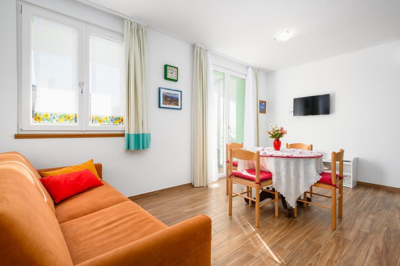 Andrea House With Apartments Umago Esterno foto