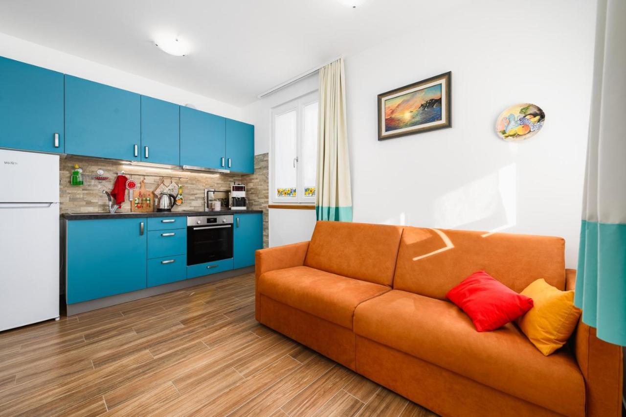 Andrea House With Apartments Umago Esterno foto