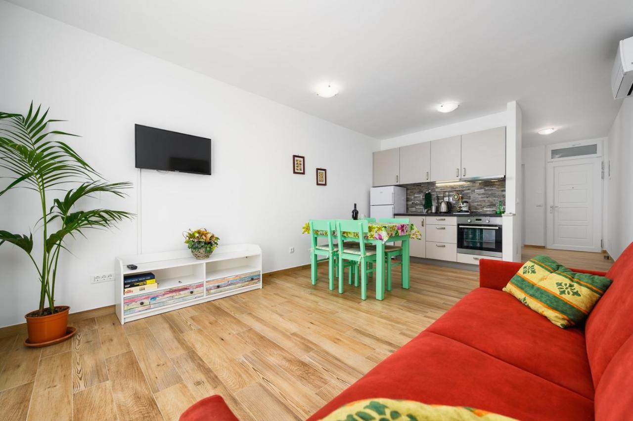 Andrea House With Apartments Umago Esterno foto