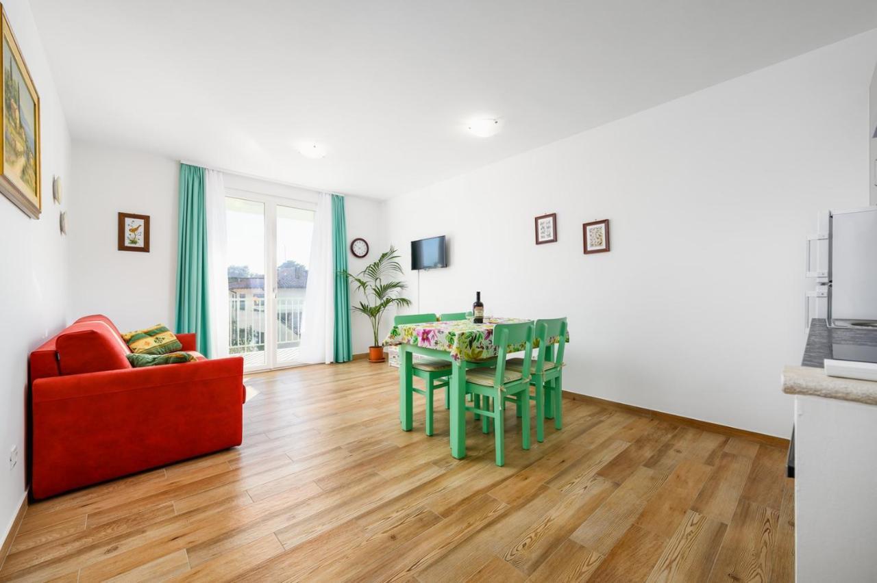 Andrea House With Apartments Umago Esterno foto