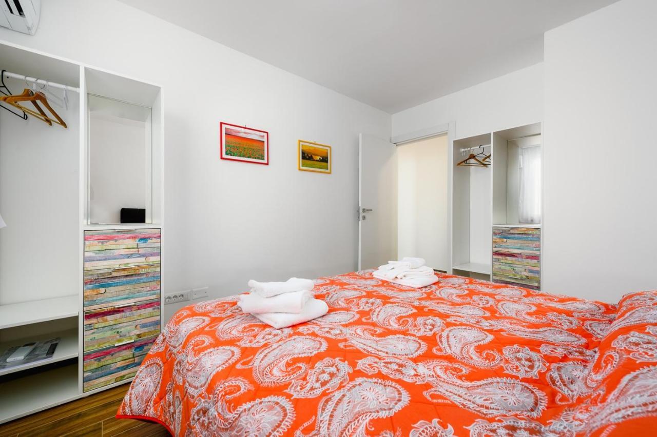 Andrea House With Apartments Umago Esterno foto
