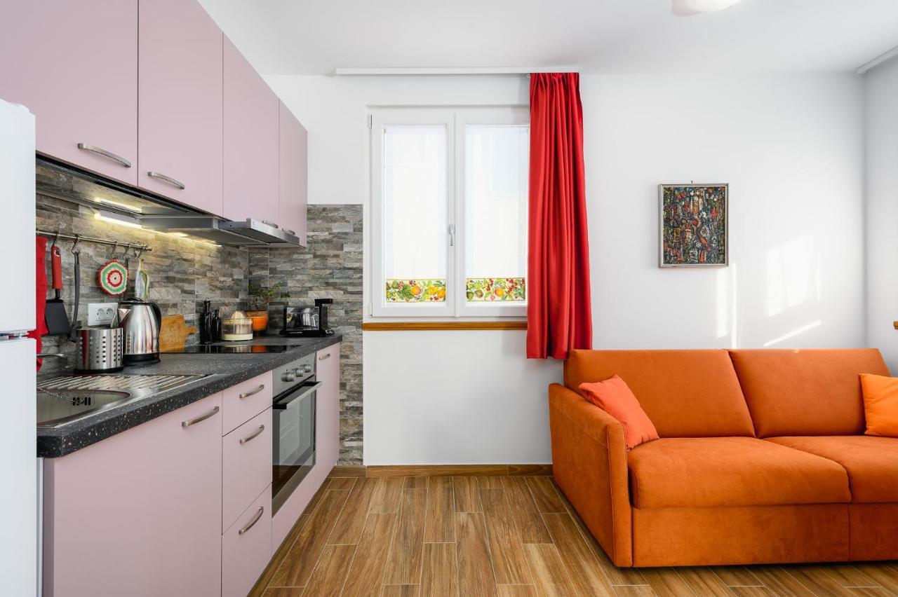 Andrea House With Apartments Umago Esterno foto